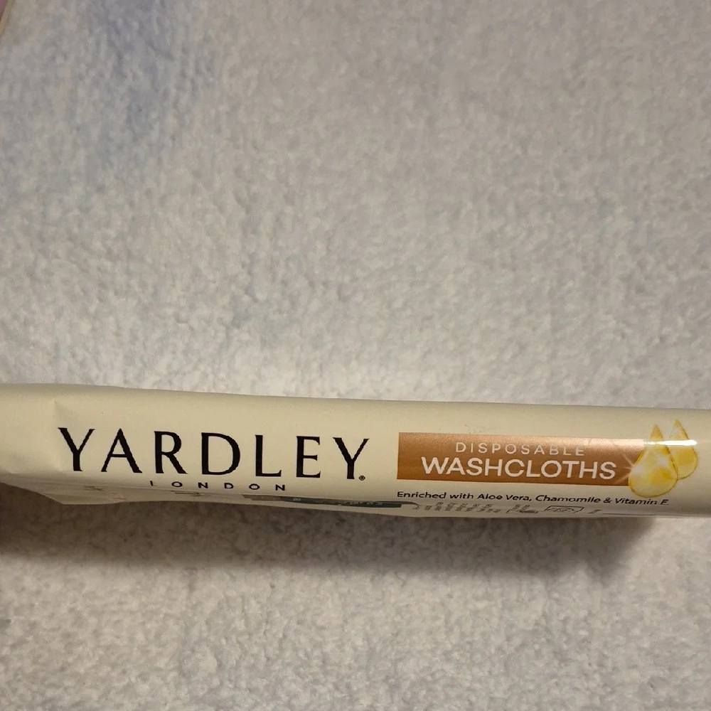 Yardley London Disposable Wash Cloths 18 12x8 Cloths